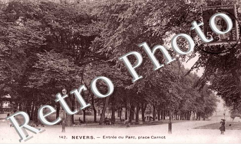 Entree du Parc place Carnot