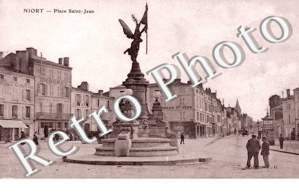 la Place Saint-Jean