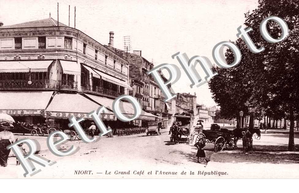 Grand Cafe et Avenue de la Republique
