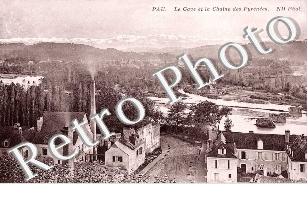 Le Gave et la Chaine des Pyrenees
