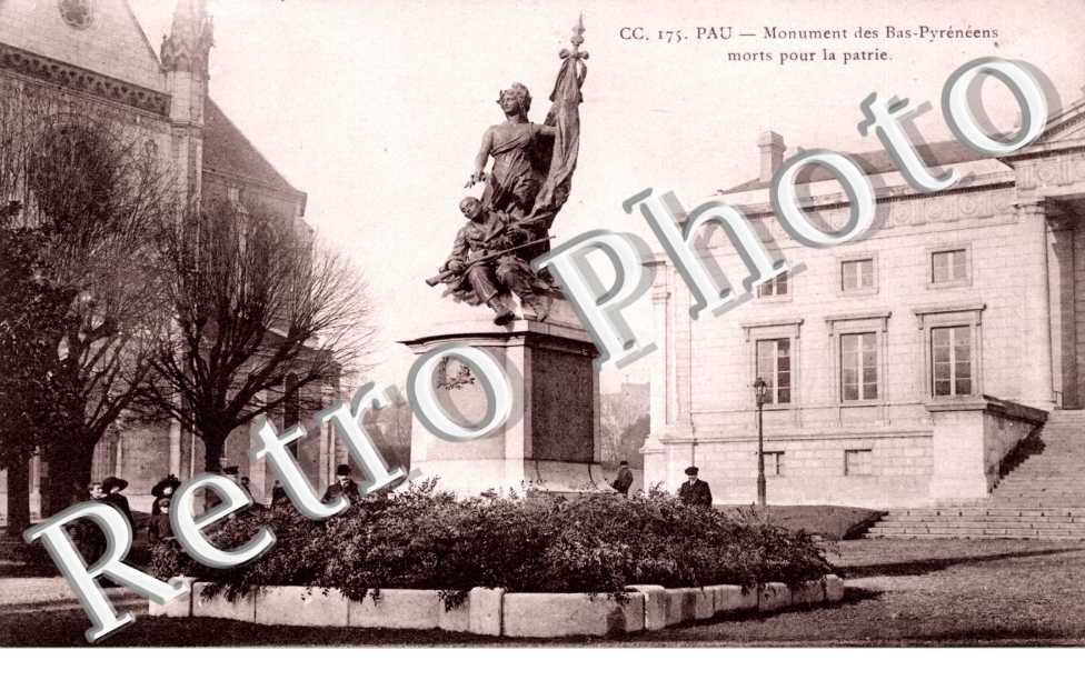 Monument des bas Pyreneens morts pour la patrie