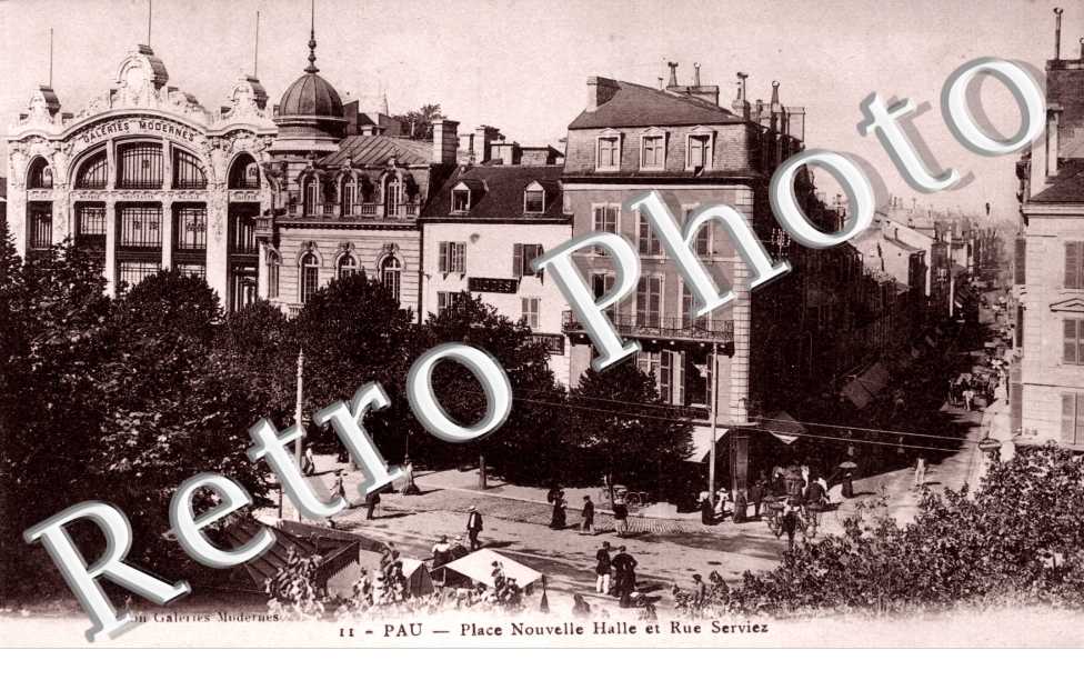la Place Nouvelle Halle et Rue Serviez