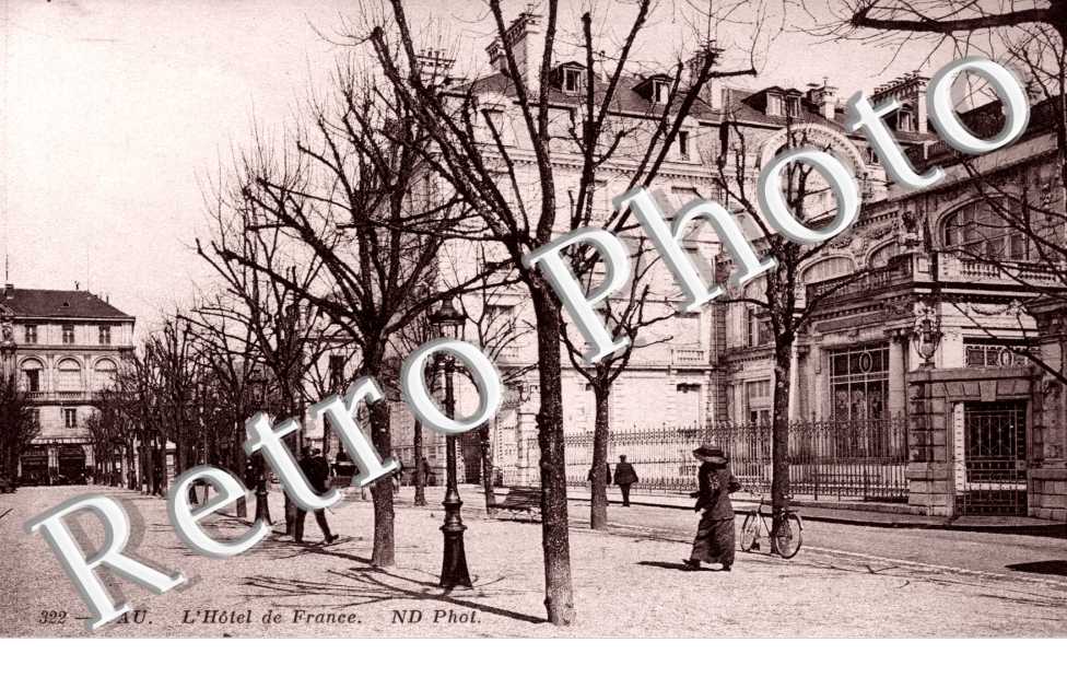 l&#039;hotel de france (le boulevard des Pyrennees)