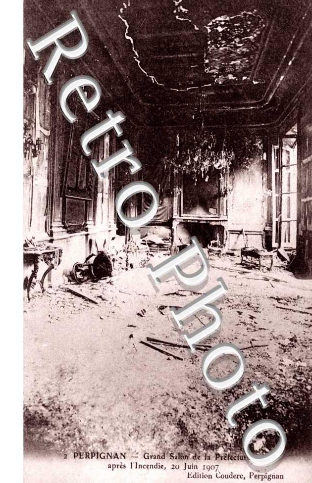 Grand Salon de la Prefecture apres l&#039;incendie