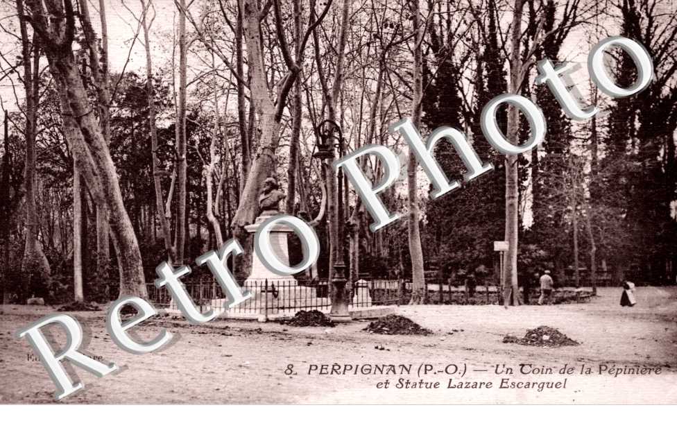 un coin de la Pepiniere et statue lazare Escarguel
