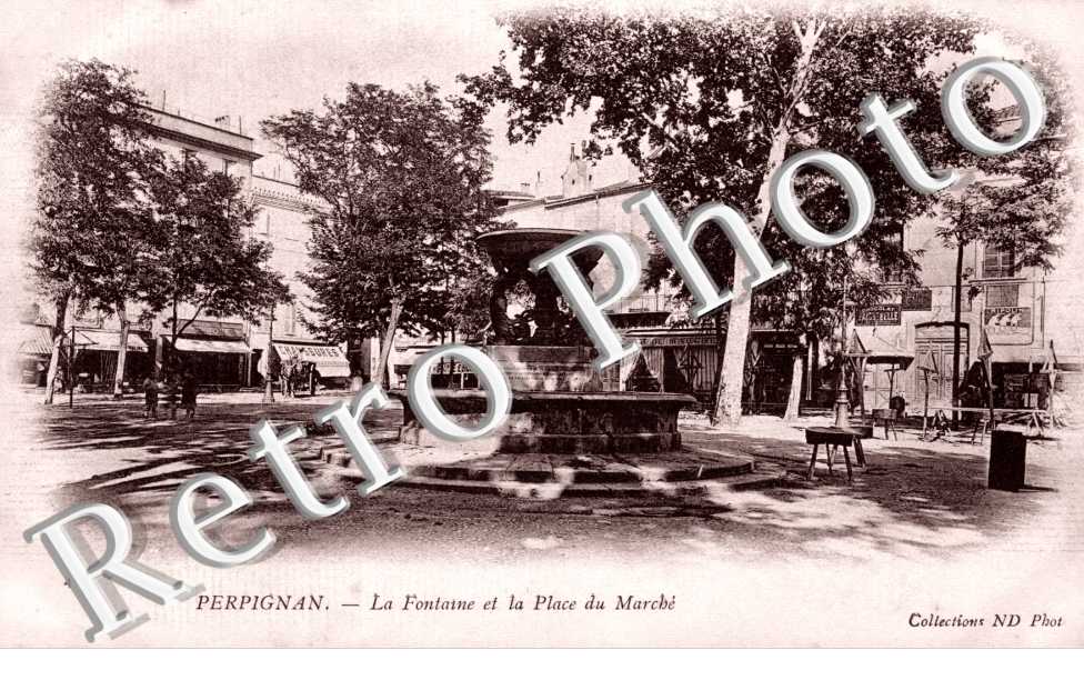 la Fontaine et la Place du Marche