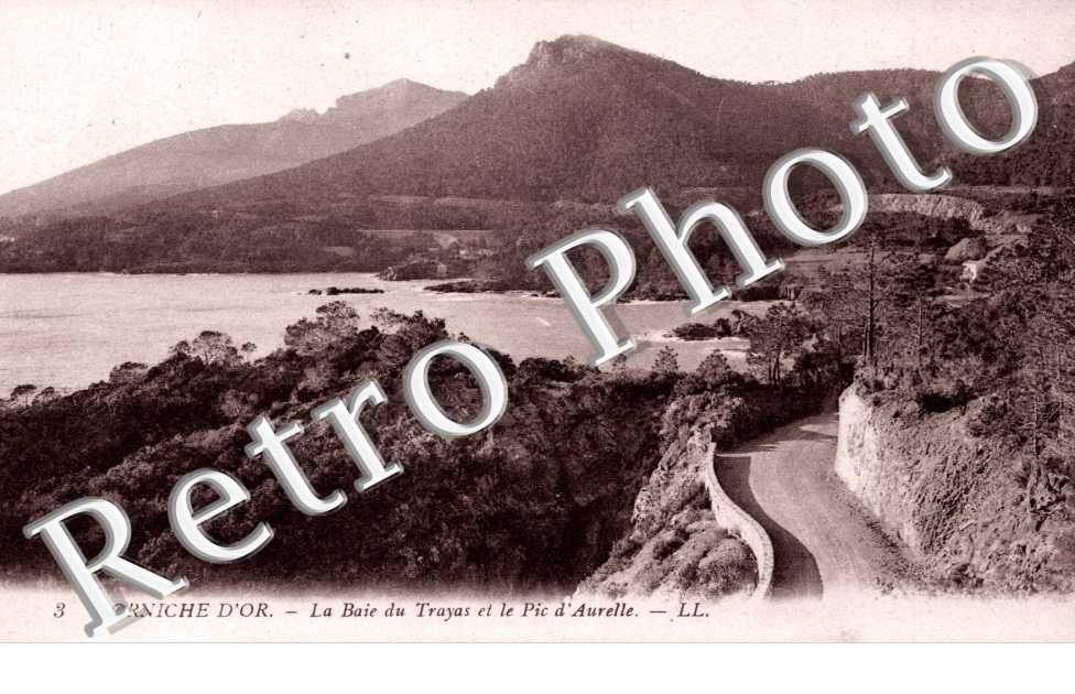 Corniche d&#039;Or, La Baie du Trayas et le Pic d&#039;Aurelle