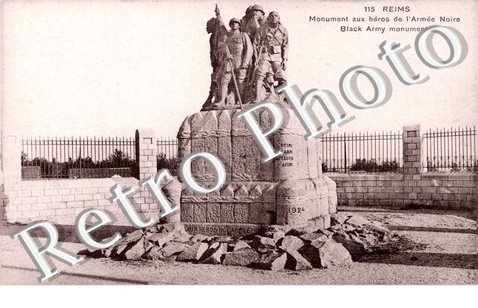 Monument aux heros de l'Armee Noire