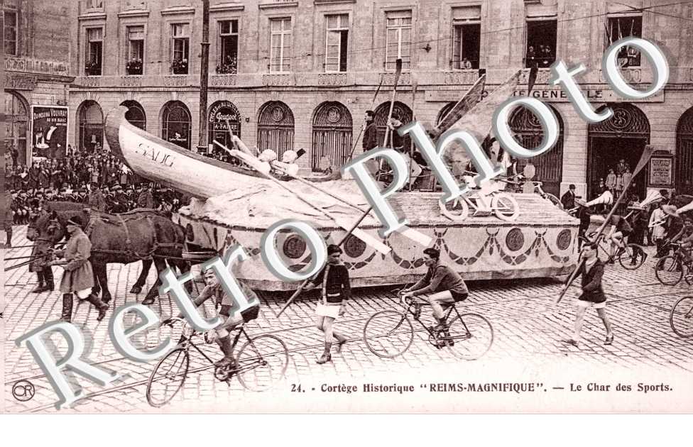 Char des Sports; cortege