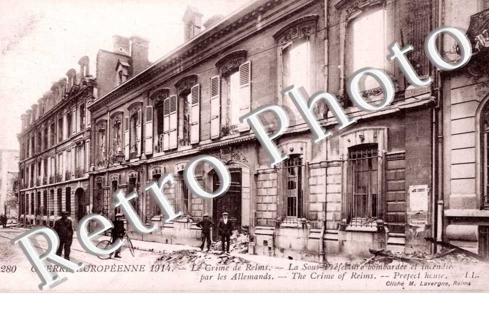 Sous prefecture bombardee