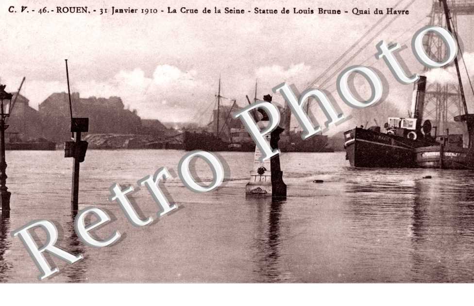31 janvier 1910 - la crue de la Seine - Statue de Louis Brune - Quai du Havre