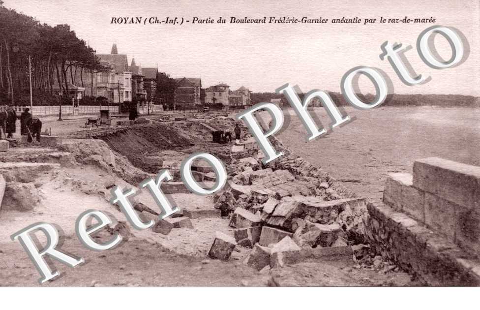 cabines des bains demolies par le raz-de-maree