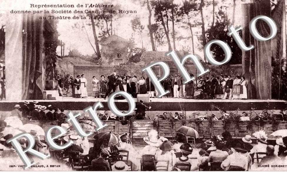 representation de l&#039;Arlesienne donnee par la societe des casinos au theatre de la Nature