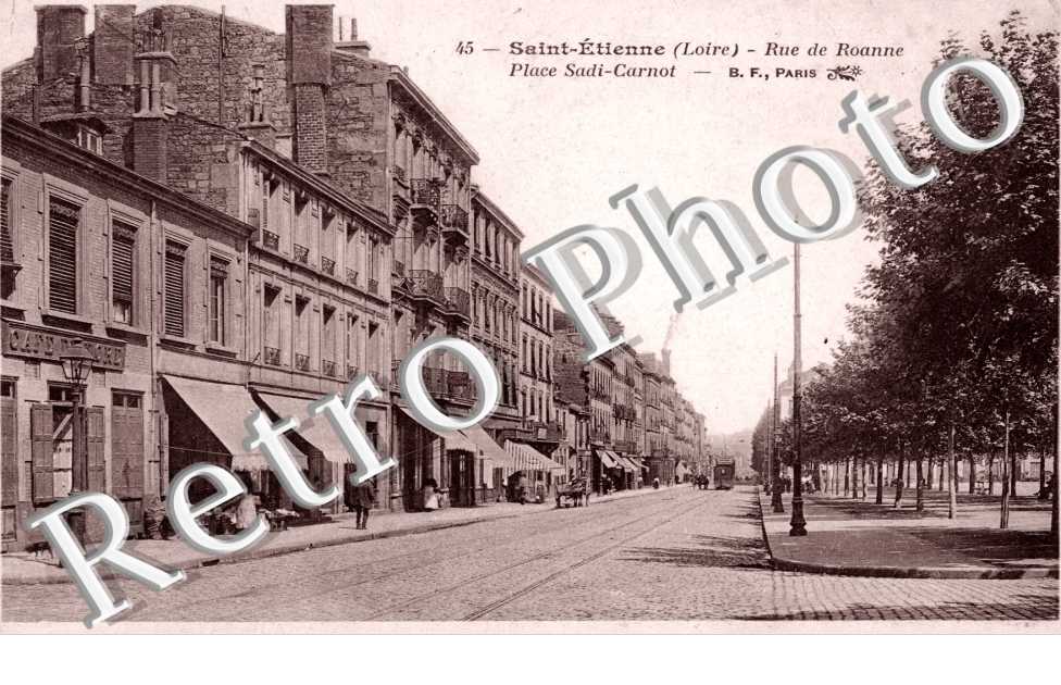 Rue Roanne, Place Sadi-Carnot