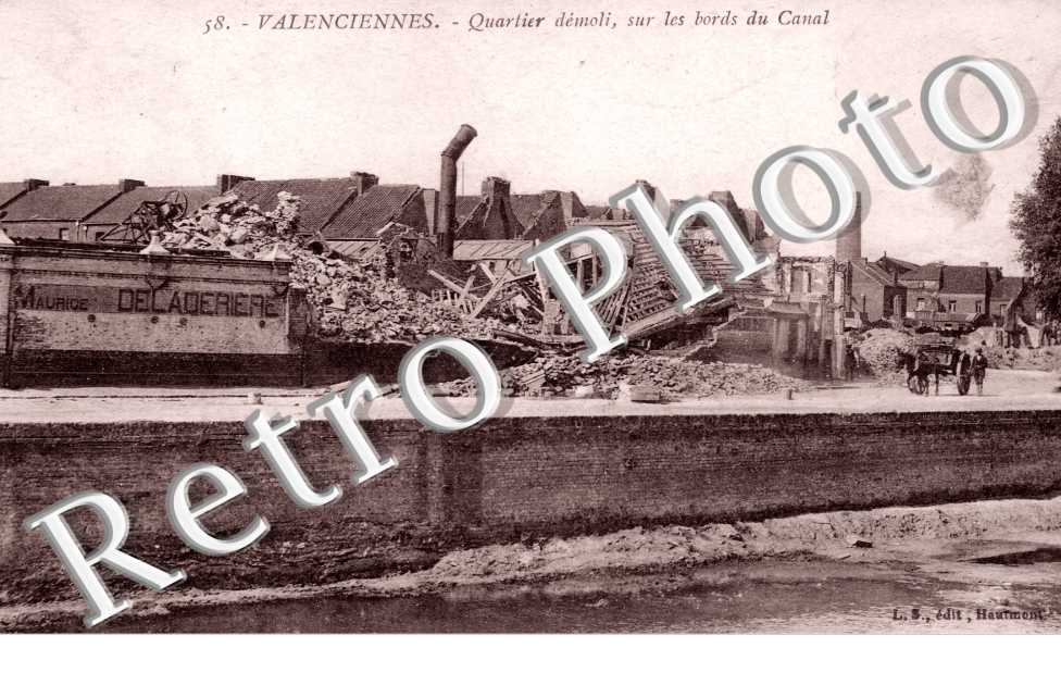 ruines au bord du canal