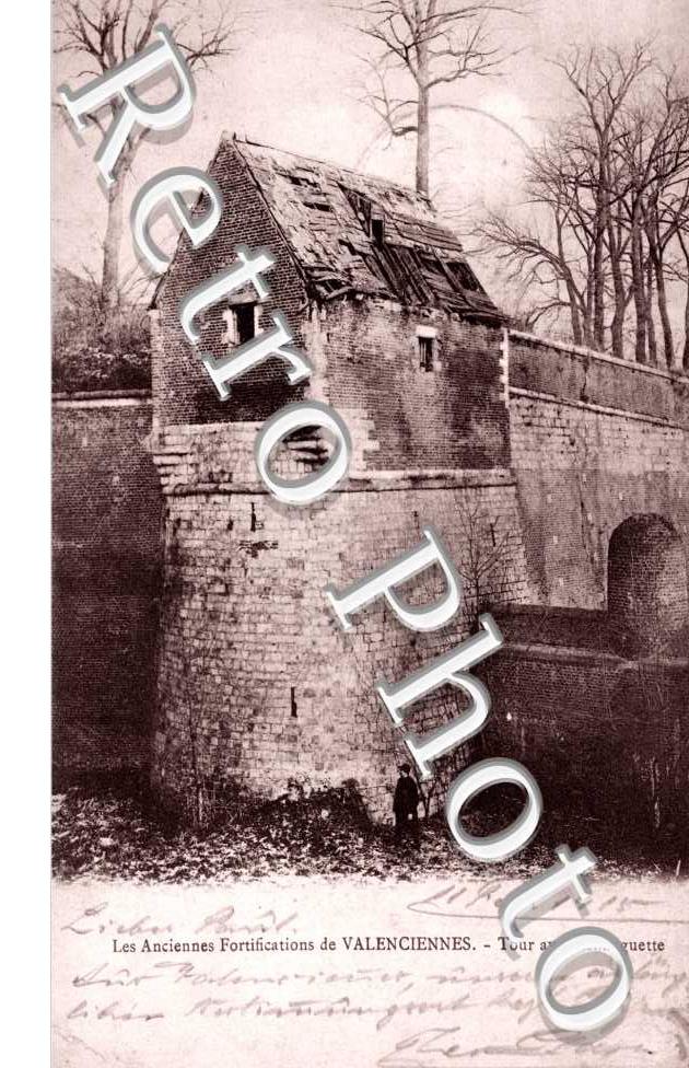 Les anciennes fortifications de Valenciennes Tour avec Echauguette