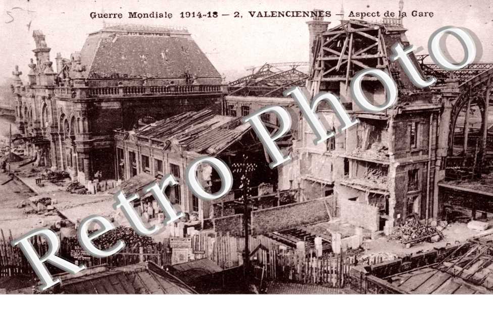 la gare en ruines