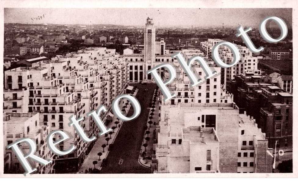 la Cite des Gratte Ciel, Vue d'Ensemble sur l'Avenue de l'Hotel de Ville