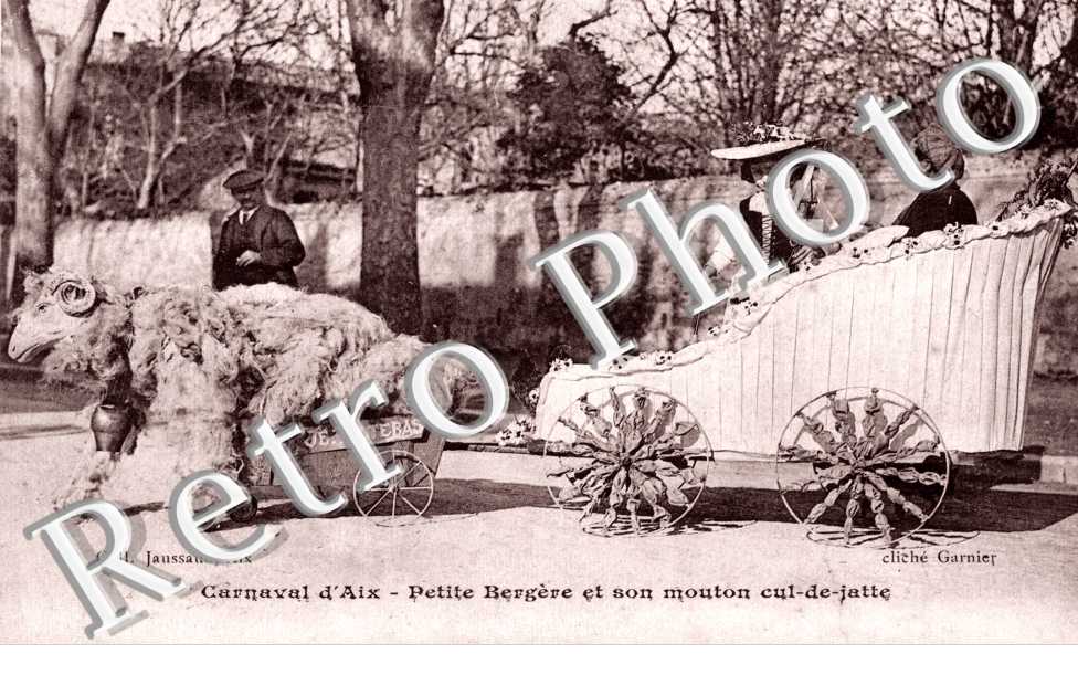 Carnaval, petite Bergere et son Mouton Cul de Jatte