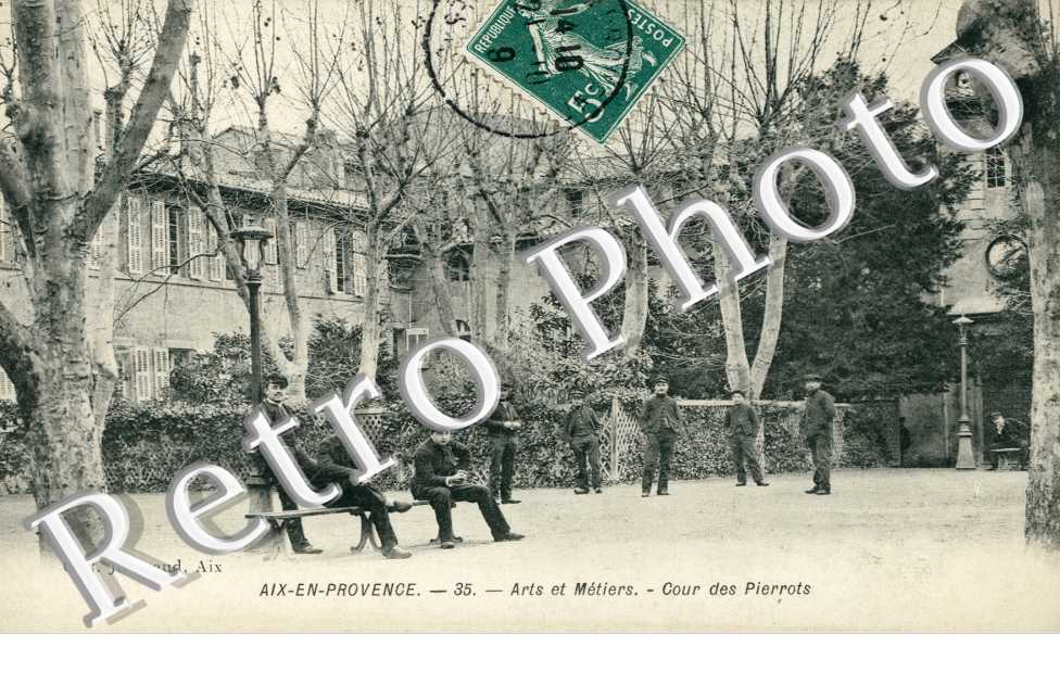 Arts et Metiers, Cour des Pierrots