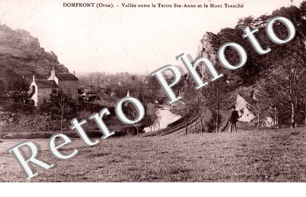 Vallee entre le Tertre Sainte-Anne et le Mont Tranche