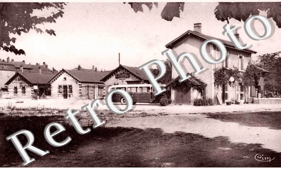 la Gare et la Salle des Fetes
