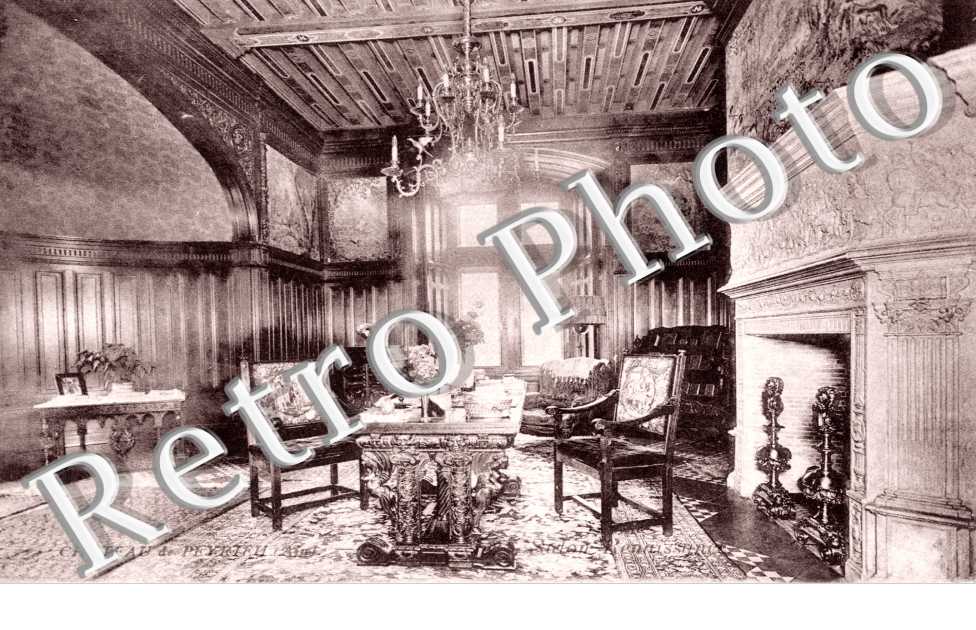 le Chateau de Peyrieu, Salon Renaissance
