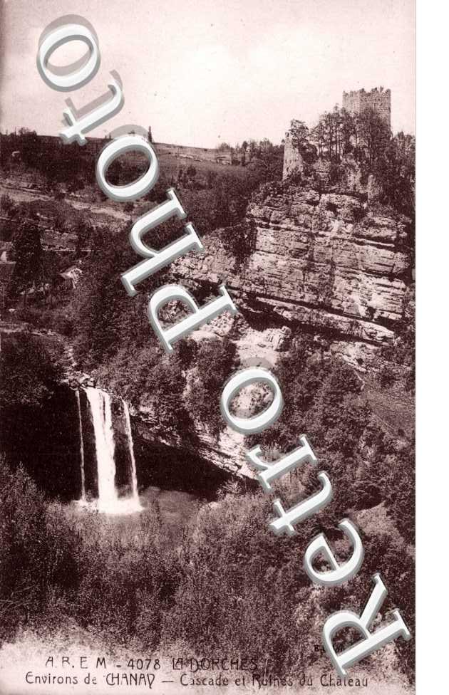 Cascade et ruines du chateau