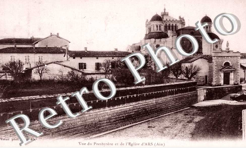Vue du Presbytere et l&#039;Eglise