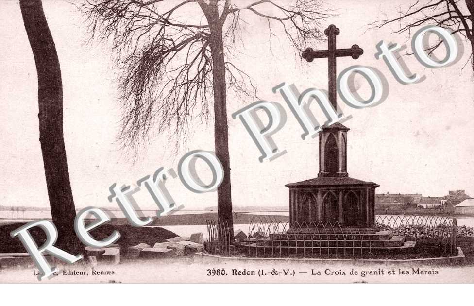 Criox de granit et les Marais