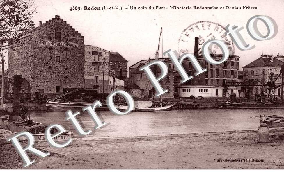 Un coin du Port, Minoterie Redonnaise et Deniau Freres