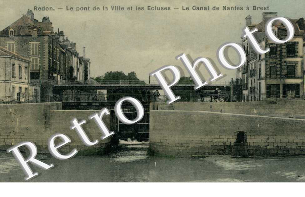 le Pont de la Ville et les Ecluses,le Canal de Nantes a Brest