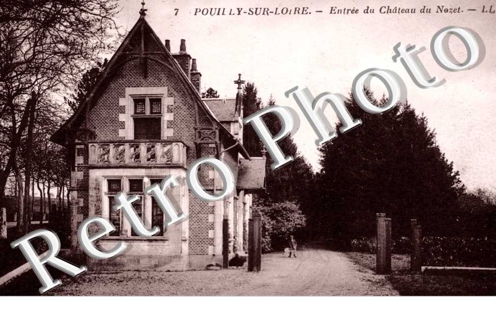 Entree du chateau du Nozet