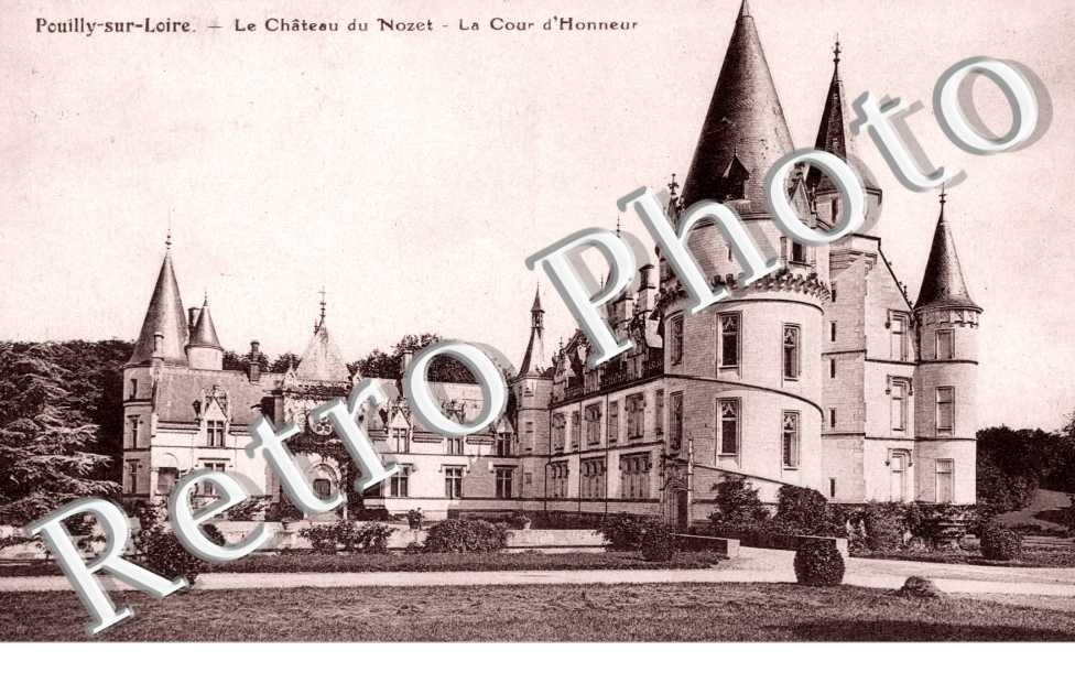 Le chateau du Nozet - la cour d&#039;honneur