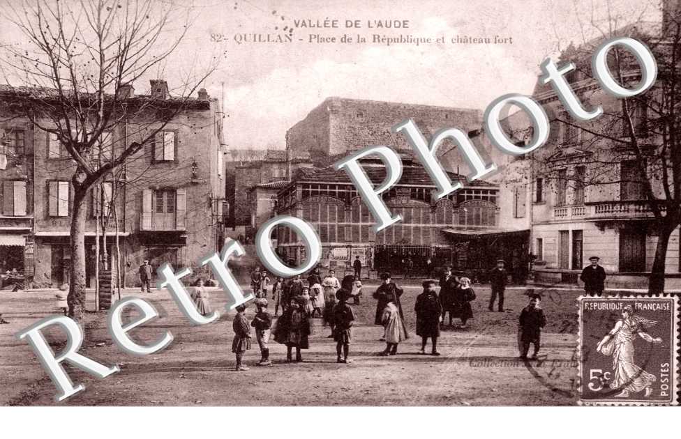 place de la republique et chateau fort