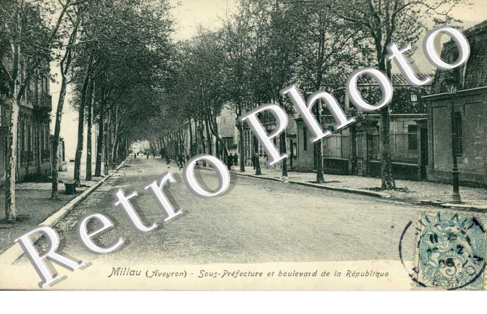 Sous-prefecture et boulevard de la Republique