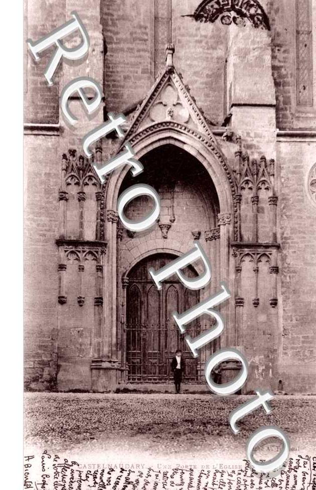 une porte de l'eglise saint Michel