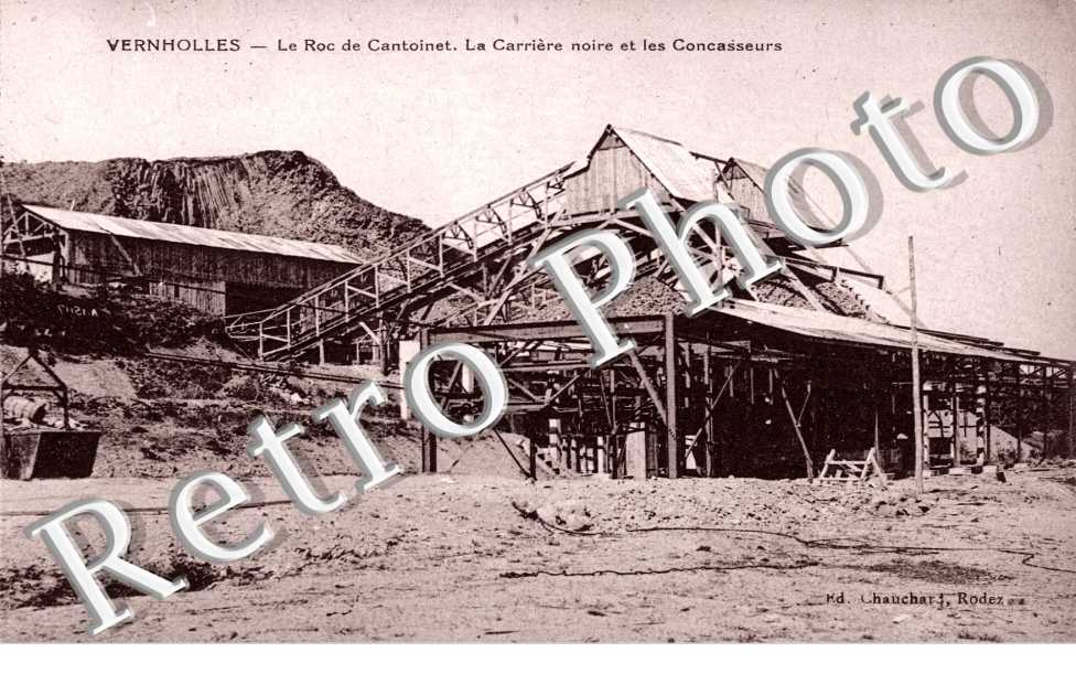 Vernholles - Le roc de Cantoinet - la carriere noire et les concasseurs