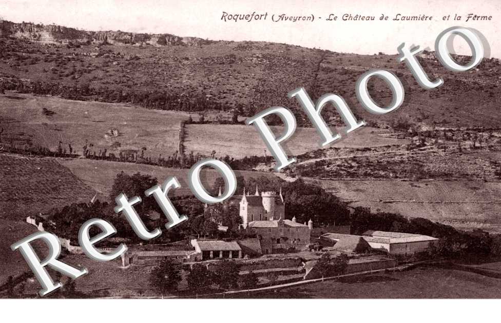 le Chateau de Laumiere et la Ferme