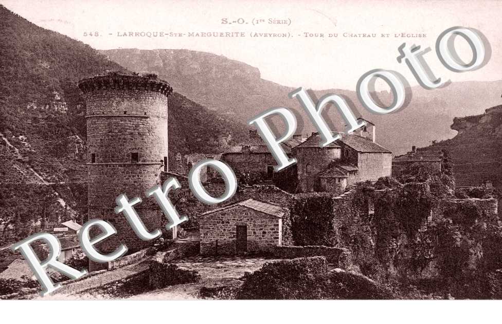 Tour du chateau et l&#039;eglise