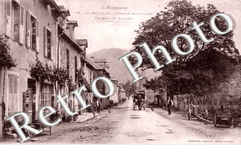 avenue de Conques entree du village