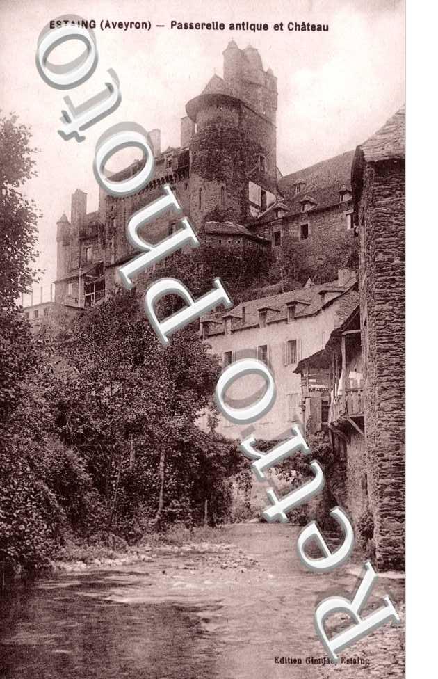 passerelle antique et chateau