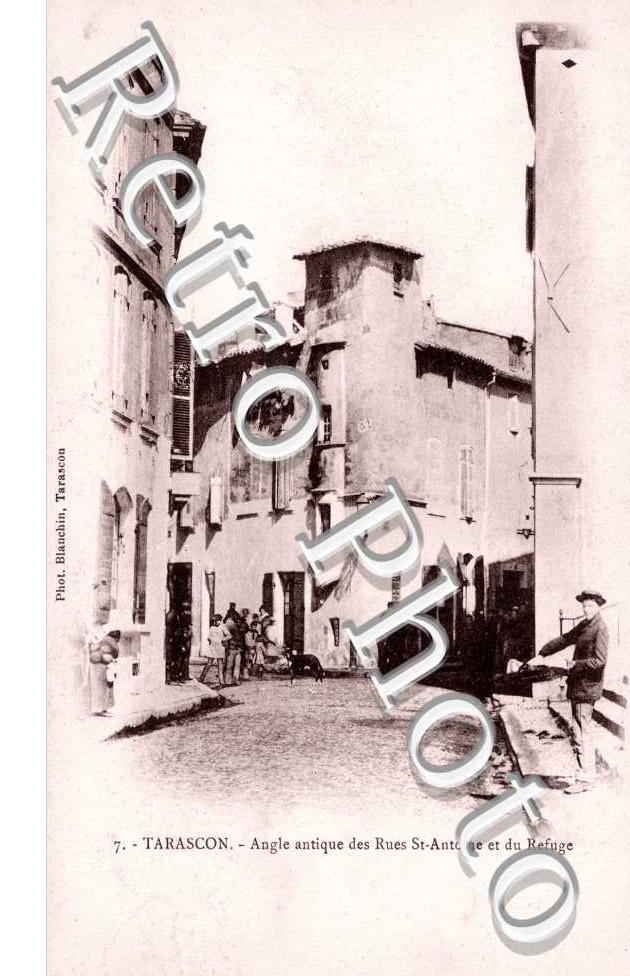 rues Saint-Antoine et du refuge angle antique