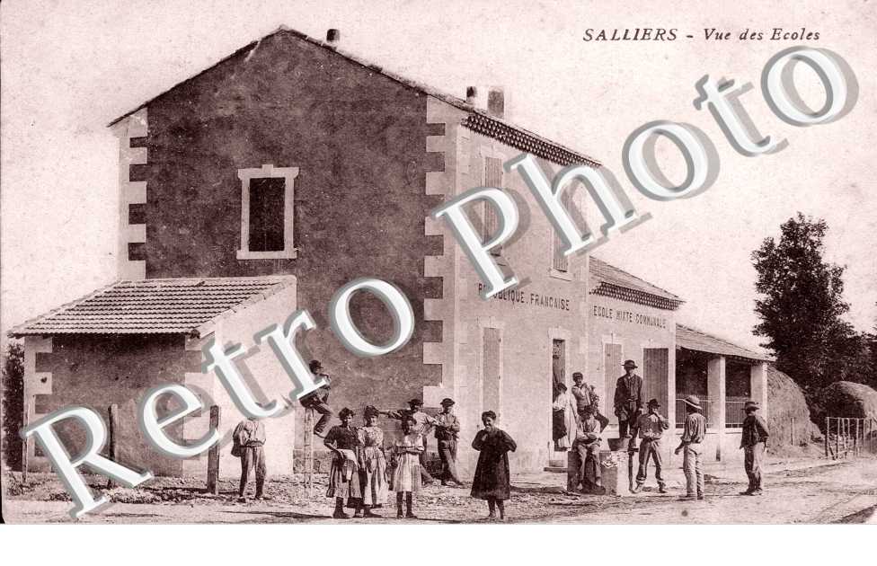 SALLIERS - Vue des ecoles