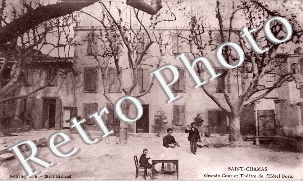 Grande Cour et theatre de l'Hotel Bosio