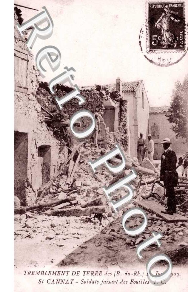 Tremblement de terre du 11 juin 1909 - soldats faisant des fouilles