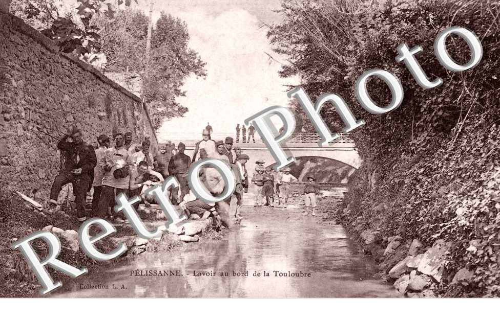 Lavoir au bord de la Touloubre