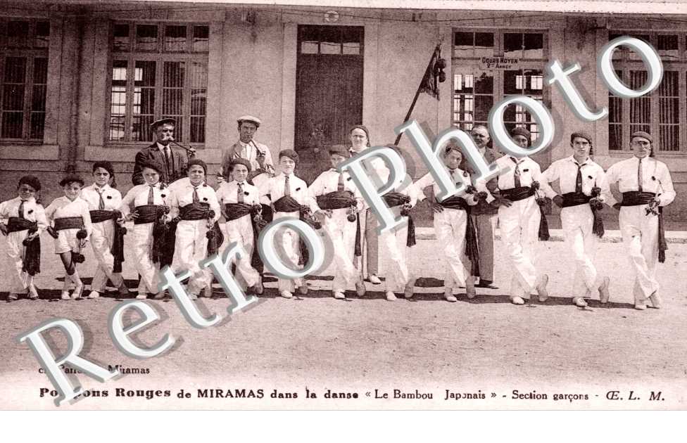 Pompoms Rouges de Miramas dans la danse
