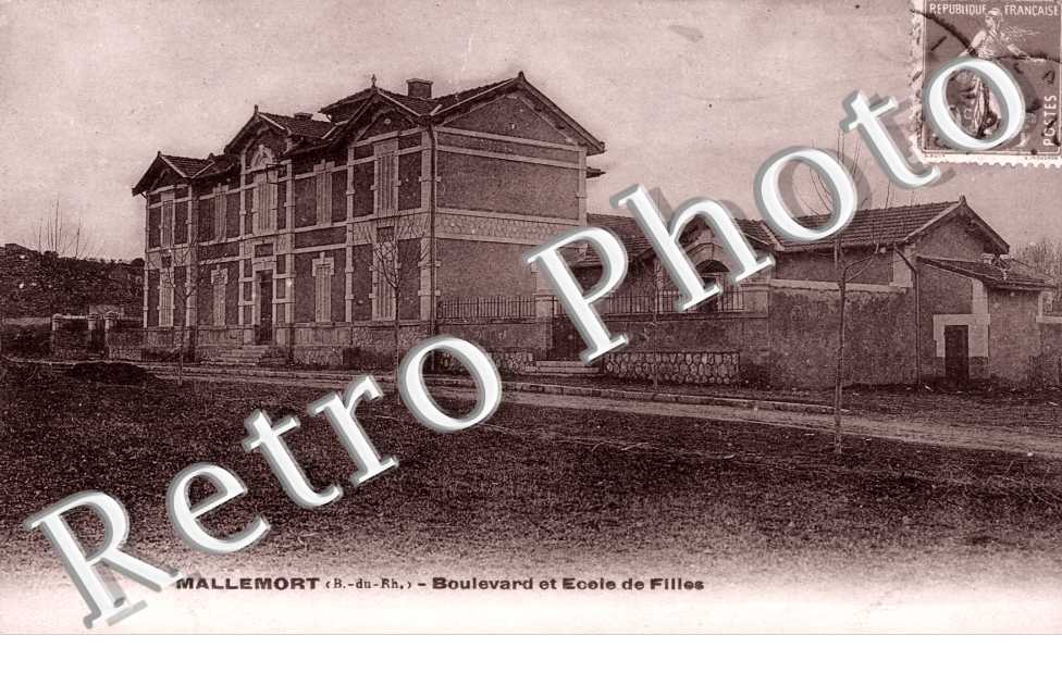 Boulevard et ecole de filles