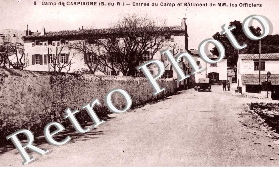 Entree du Camp et Batiment de MM. les Officiers